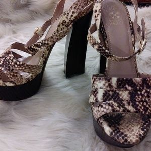 Vince Camuto snakeskin heels 7 1/2